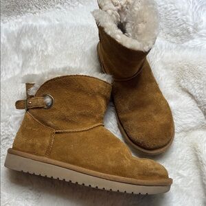 Ugg Koolaburra Chestnut Brown Remley Mini Boot Faux Fur Adjustable Strap Size 8